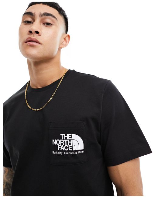 Berkeley california - t-shirt nera con tasca di The North Face in Black da Uomo