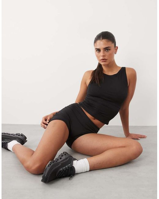 4505 Black Lightweight Active Scoop Neck Tank