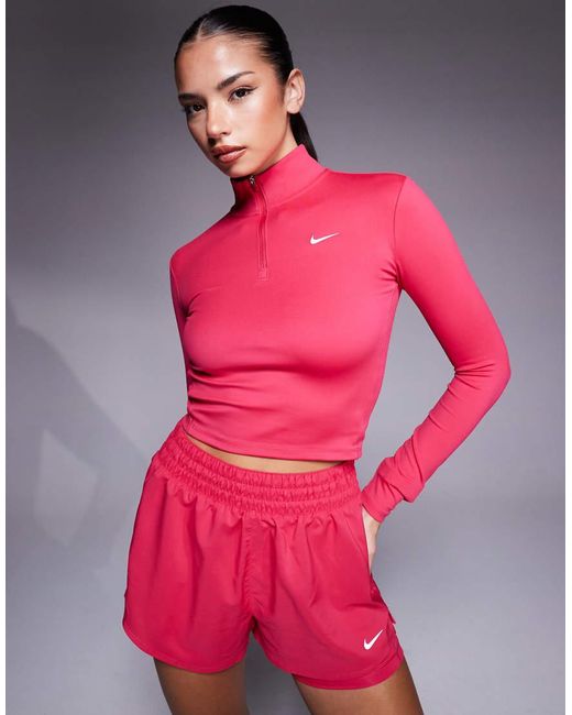 Nike di Nike in Pink