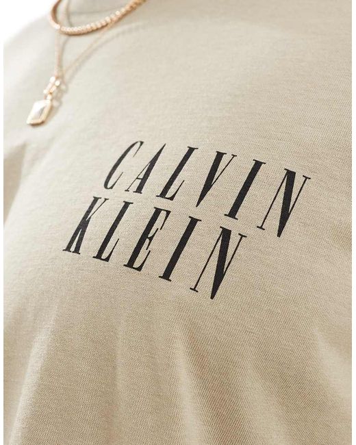 Camiseta Beis Con Estampado De Recuadro Degradado En La Espalda De -Neutro Calvin Klein de hombre de color Natural