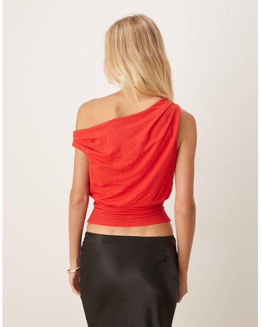 Top Drappeggiato Monospalla Effetto Lino di ASOS in Red