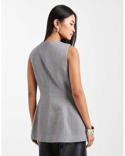 Gilet Sartoriale Accollato Sagomato Sui Fianchi Monocromatico Con Motivo A Spina Di Pesce di ASOS in White