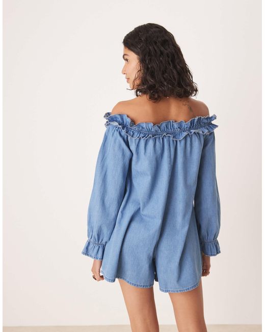 ASOS Blue – schulterfreier playsuit aus weichem denim