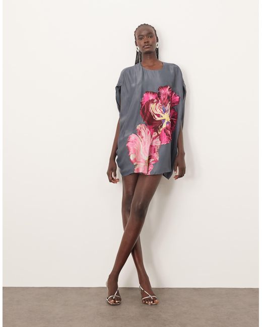 Robe courte coupe cocon à broderie fleurie déformée - anthracite ARRANGE en coloris Pink