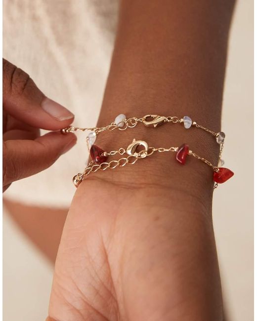 Bracciale Dorato Con Pendenti A Forma Di Conchiglia E Pietre Semipreziose Sintetiche di ASOS in Brown