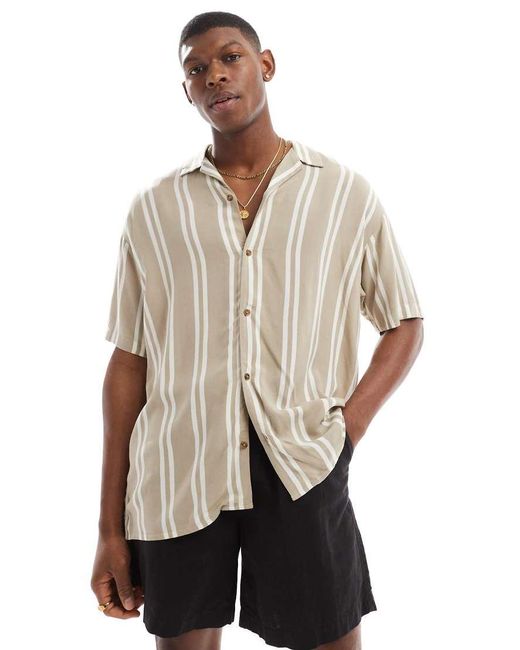 Camicia A Maniche Corte A Righe Con Colletto A Rever di Jack & Jones in White da Uomo