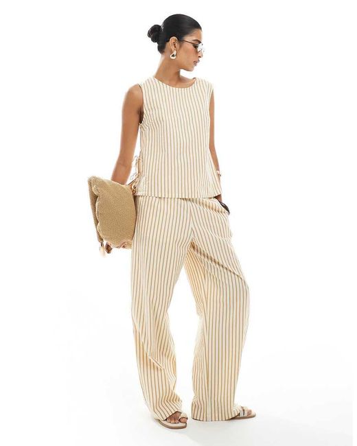 ASOS Seersucker Shell Top Met Gestrikte Zijkant En Bruine Strepen, Deel Van Co-Ord Set in het Natural