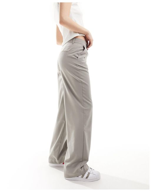 Pantaloni sartoriali color pietra a vita alta di Pull&Bear in Gray