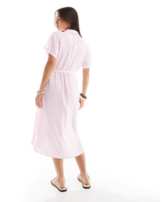 Vestito Camicia Midi Con Cintura Annodata di Vero Moda in Pink