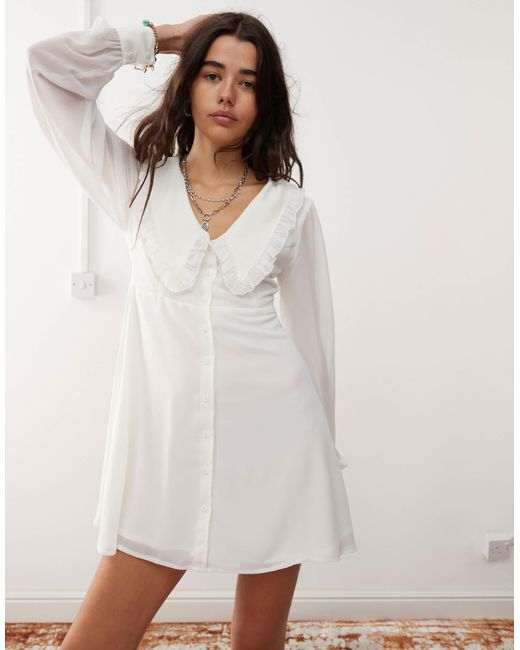 Reclaimed (vintage) White – langärmliges minikleid mit kragen