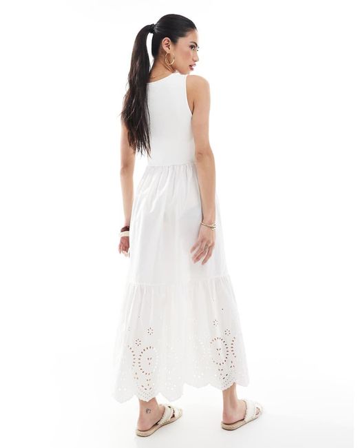 Vestito Midi A Coste Ricamato Con Scollo A Vogatore di New Look in White