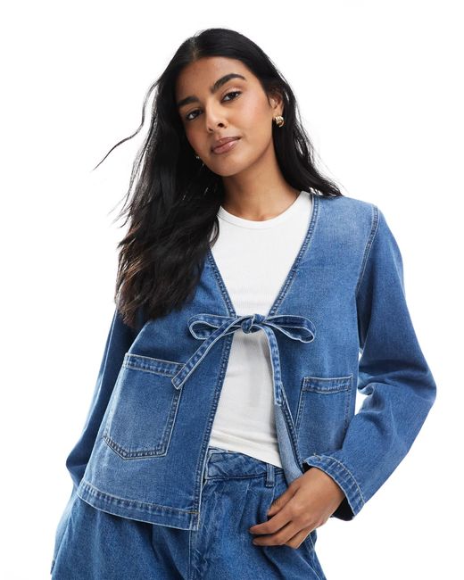 Surchemise en denim coupe carrée nouée devant - moyen ONLY en coloris Blue