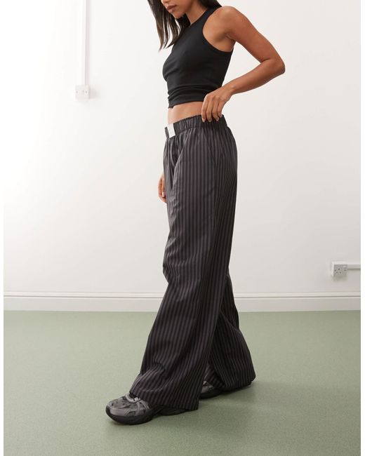 Nike Gray – gestreifte popeline-hose