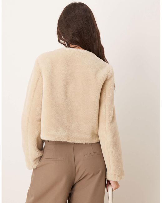ASOS Natural – verstärkte teddyfell-jacke