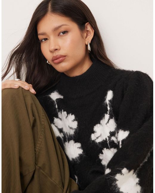 Pull à col montant avec fleurs en maille brossée - et blanc ASOS en coloris Black