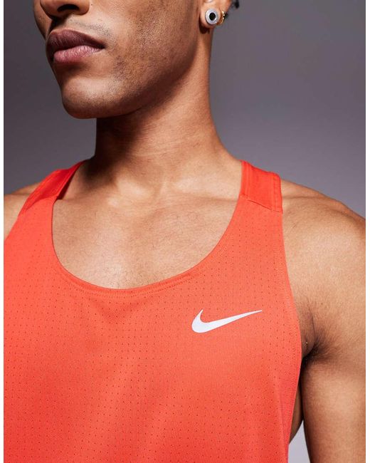 Nike Fast Dri-Fit in het Red voor heren