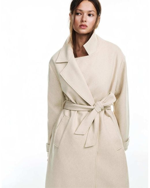 Manteau long texturé en feutre avec ceinture - beige Pull&Bear en coloris White