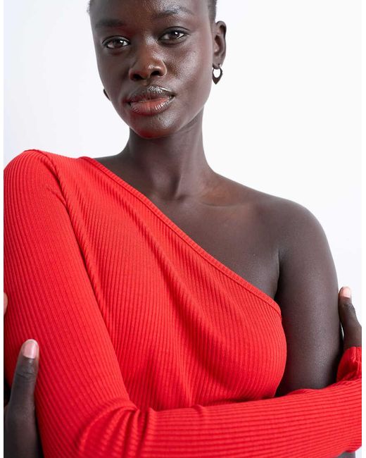 Top Monospalla Con Arricciatura Laterale di TOPSHOP in Red