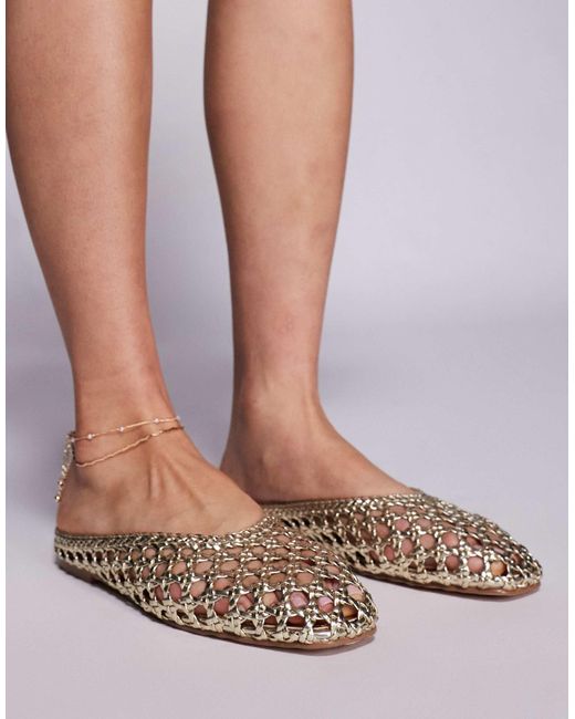 SIMMI Simmi london – cassius – flache pantoletten aus gold-metallic-kunstleder