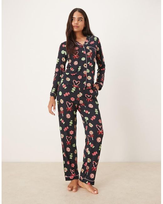 Chelsea Peers Pyjamaset Van Polyester Met Lange Mouwen, Revers En Kerstsnoepjesprint in het Blue