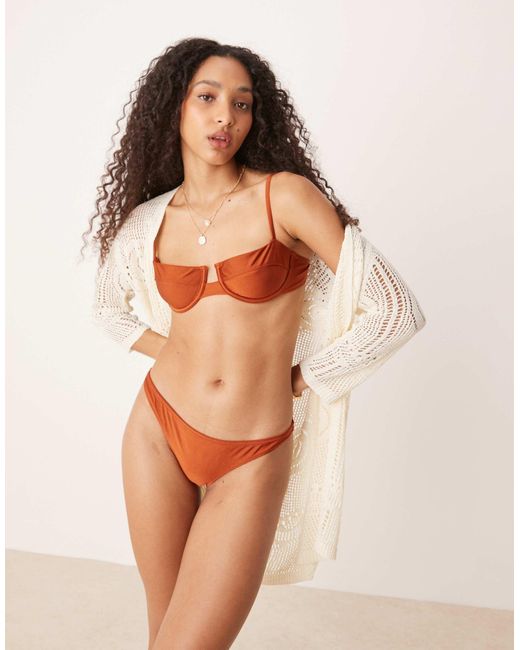Bas Mango en coloris Brown