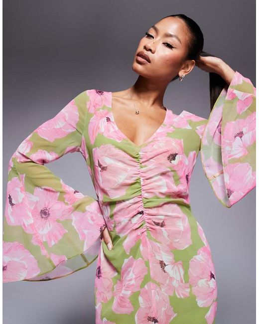 Vestito Lungo A Fiori Rosa Arricciato Sul Davanti E Con Scollo A V di ASOS in Multicolor