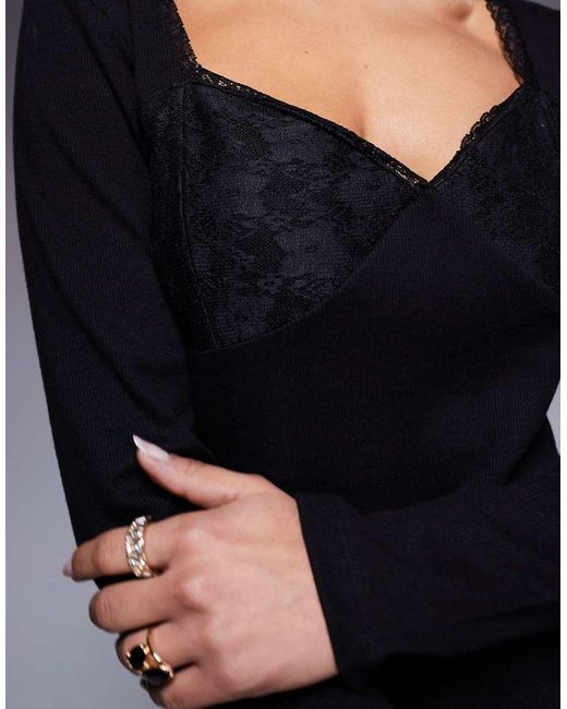 Vestito Corto Con Corpino Aderente di ASOS in Black