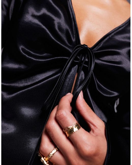 ASOS Black – satin-minikleid
