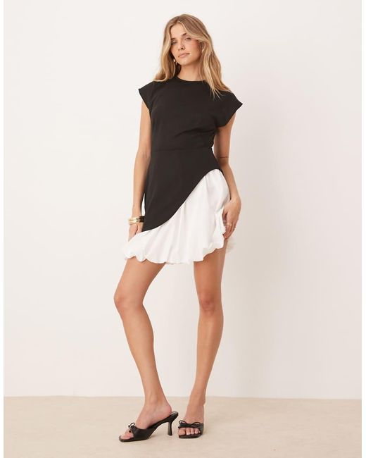 ASOS Mini Jurk Met Kapmouwtjes En Pofrok in het Natural