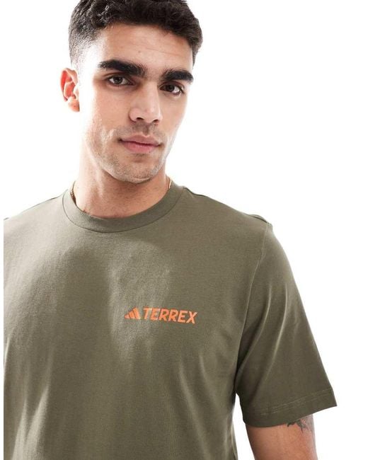 Camiseta Verde Oliva Con Logo En El Pecho Terrex De Adidas Outdoor Adidas Originals de hombre de color Green