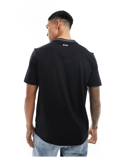 T-shirt nera con fettuccia del logo sul collo di Boss in Black da Uomo