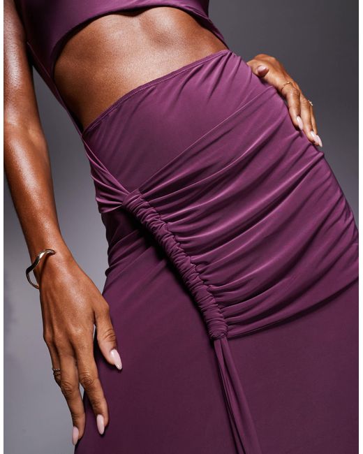 Robe longue à encolure asymétrique avec découpes et détail drapé torsadé - mûre ASOS en coloris Purple