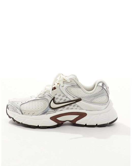 Nike White V5 Rnr Sneakers