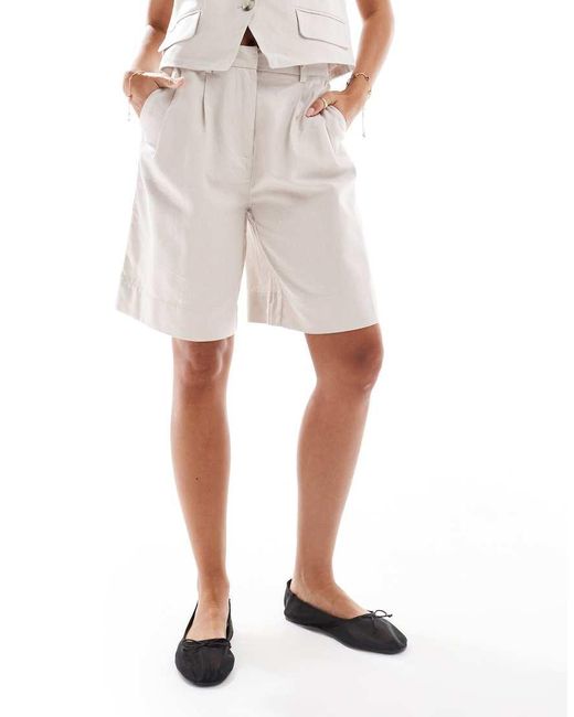 Pantalones Cortos De Sastre Color Crema De Corte Alargado De Tejido Efecto Lino De (Parte De Un Conjunto)-Blanco Pieces de color White