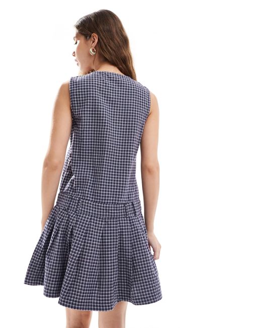 ONLY Blue – ärmelloses, plissiertes minikleid