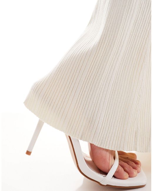 Jupe longue en maille côtelée à ourlet plongeant - crème 4th & Reckless en coloris White