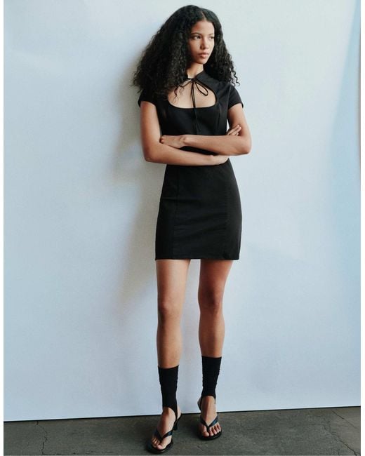 Robe courte à nœud e Pull&Bear en coloris Black