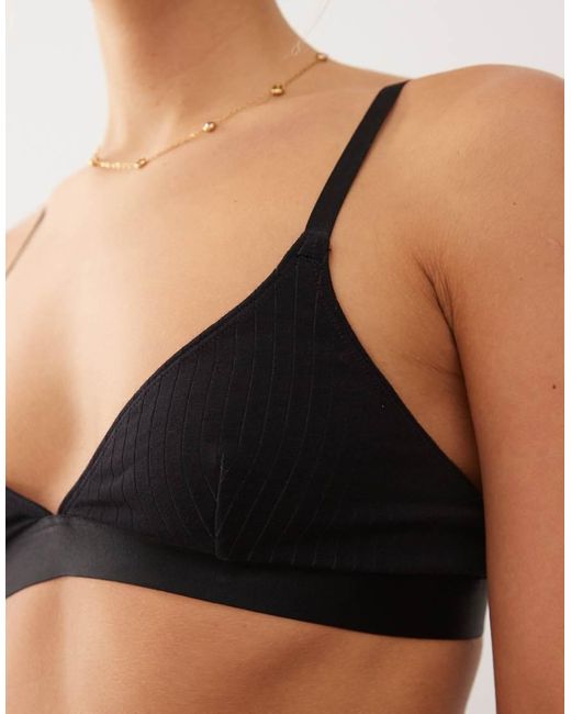 Bralette Triangular De Canalé De Monki de color White