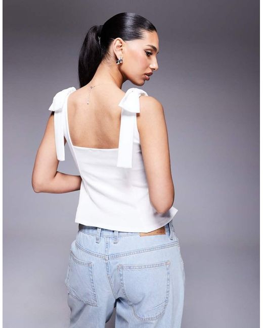Top Strutturato Stretto di ASOS in Gray