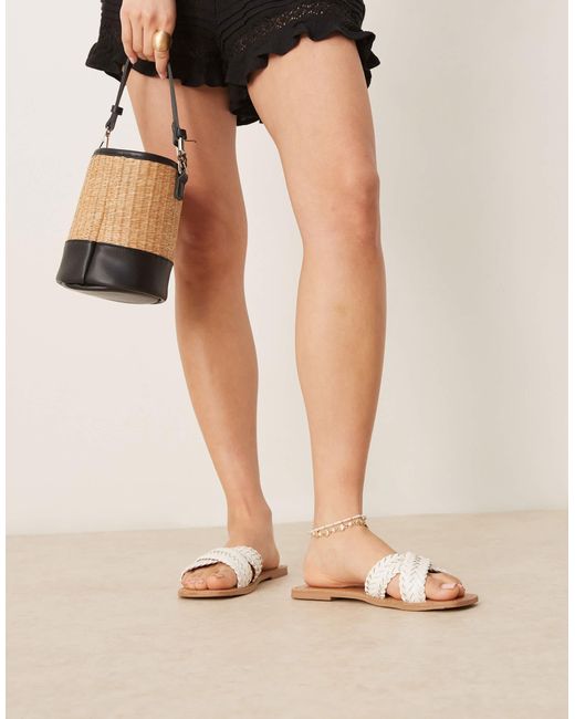 ASOS Natural Wide fit – flossie – flache, gewebte sandalen