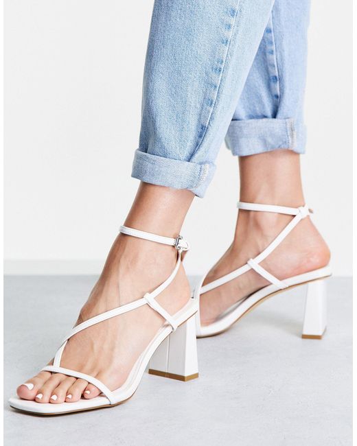 Forever New Indiana - Sandalen Met Halfhoge Blokhak En Smalle Bandjes in  het Wit - Lyst