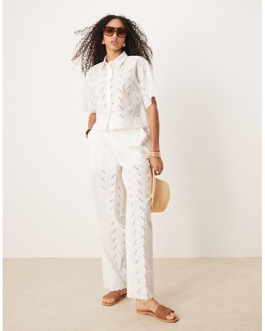 Pantalones Blancos Holgados Con Bordado Geométrico De (Parte De Un Conjunto) ASOS de color Natural