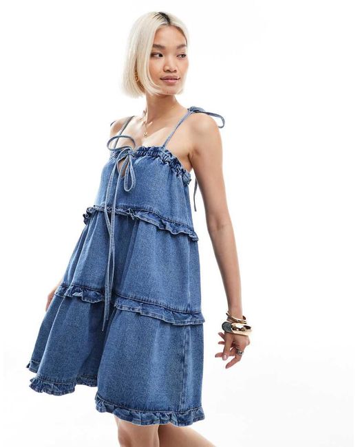 Vestito Di Jeans Svasato Lavaggio Medio Con Volant di Miss Selfridge in Blue