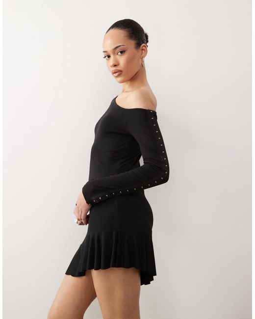 Collusion White – anschmiegsames kleid