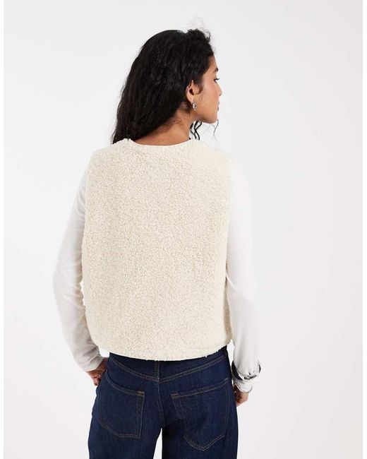 Rema Levi's de color White