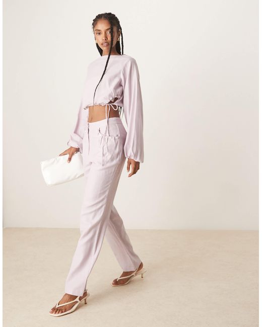 Pantalon droit d'ensemble ajusté en aspect lin avec perles nacrées - lilas ASOS en coloris Natural