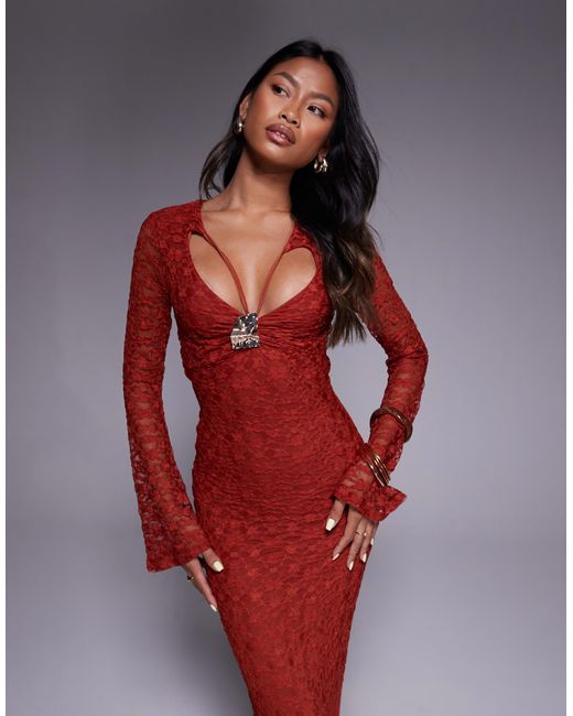 Robe longue en dentelle à manches ange et découpe sur le devant ASOS en coloris Red