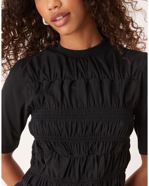 Top en jersey froncé à l'avant Y.A.S en coloris Black