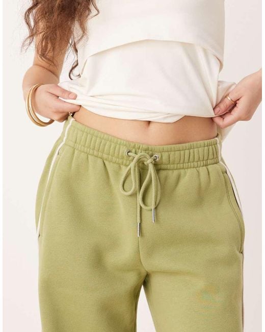 Abercrombie & Fitch Natural Mid Rise Wide Leg jogger