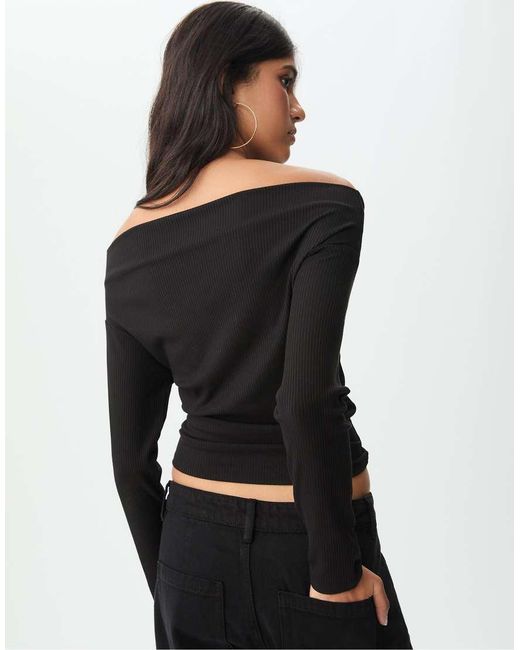 Stradivarius Black Boatneck T-shirt